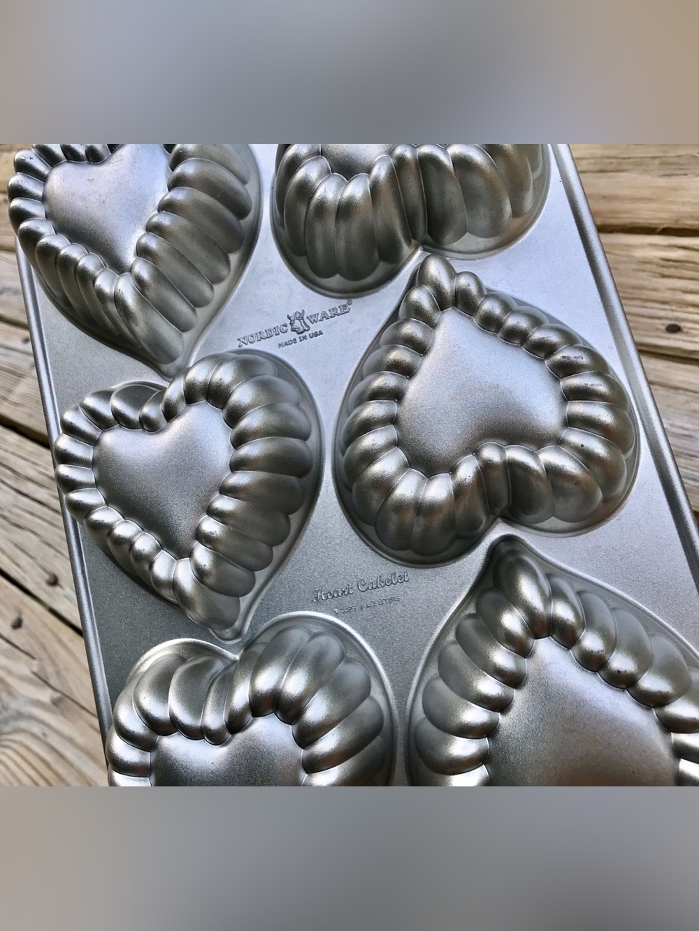 Nordic Wear Heart Cakelet Large Muffin Pan Lava Cake Heart Shape Pan Bakeware - Picture 5 of 11